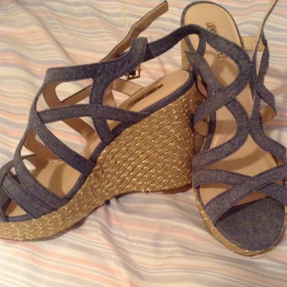 Platforms - Picture 2 of 3